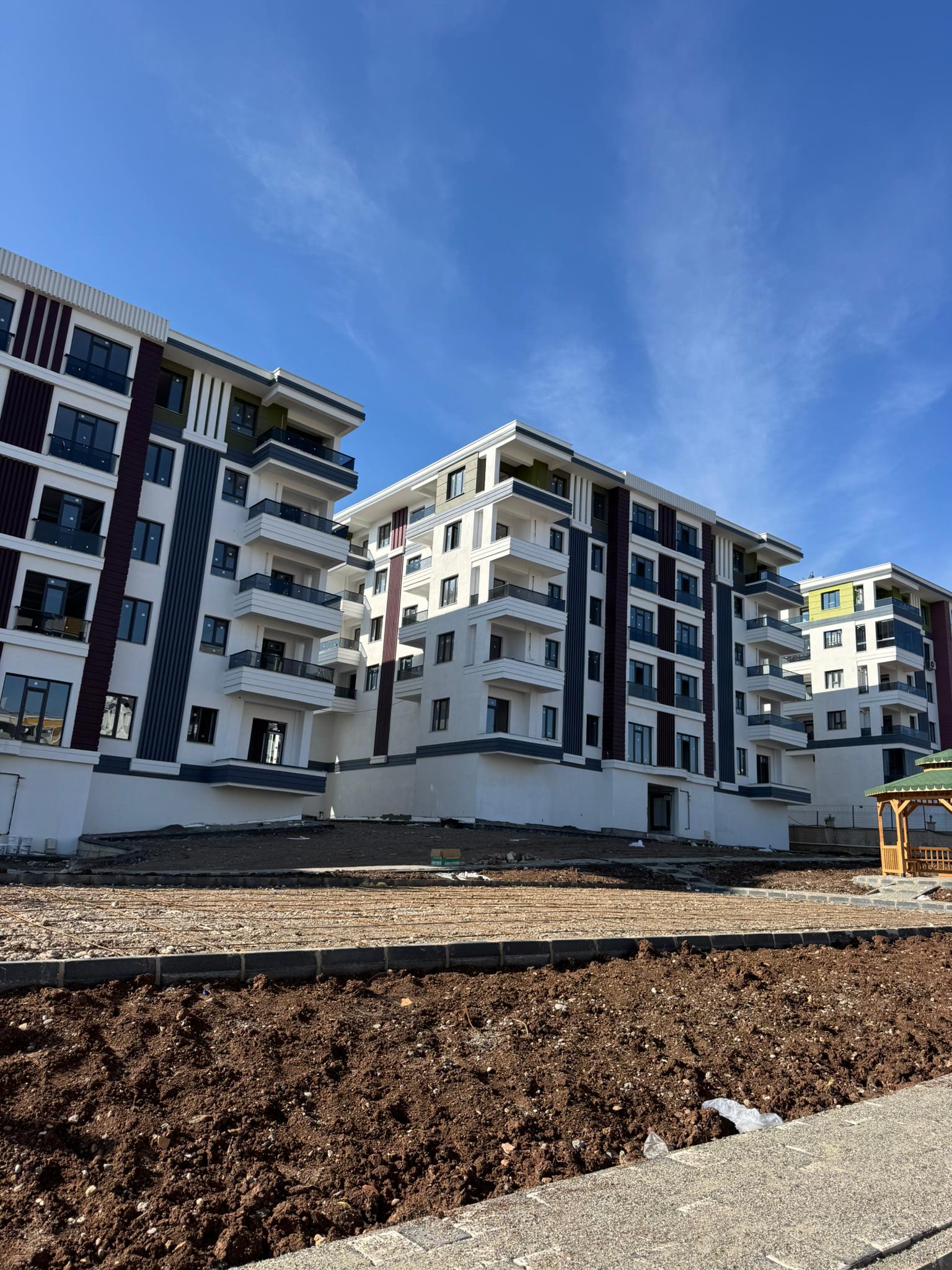 KAYA EMLAK'TAN 450 EVLERDE SATILIK 2+1 DAİRE